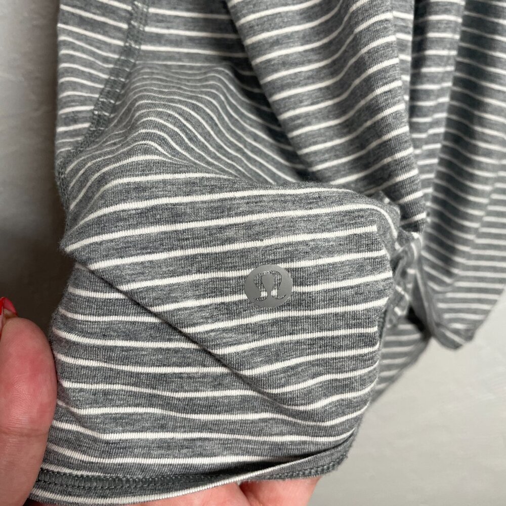 Lululemon Women 4 Gray White All Tied Up Tank Striped Open Back Athletic Workout - Picture 7 of 7